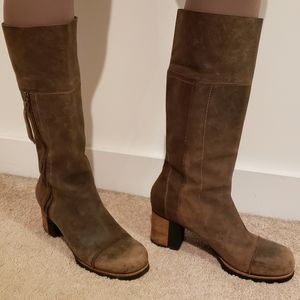 Women's knee high Sorel Leather Boots, size 9.5